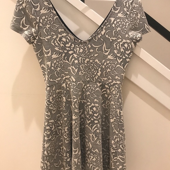 Forever 21 dress!! - Picture 4 of 5